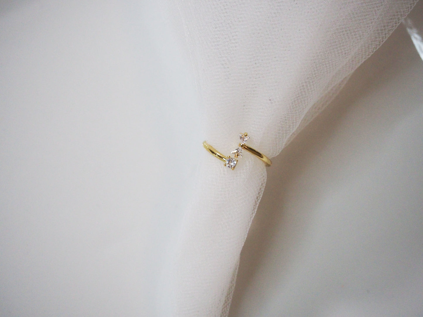 Beautiful Bow Ring with Zircon Gold Plated 18k
