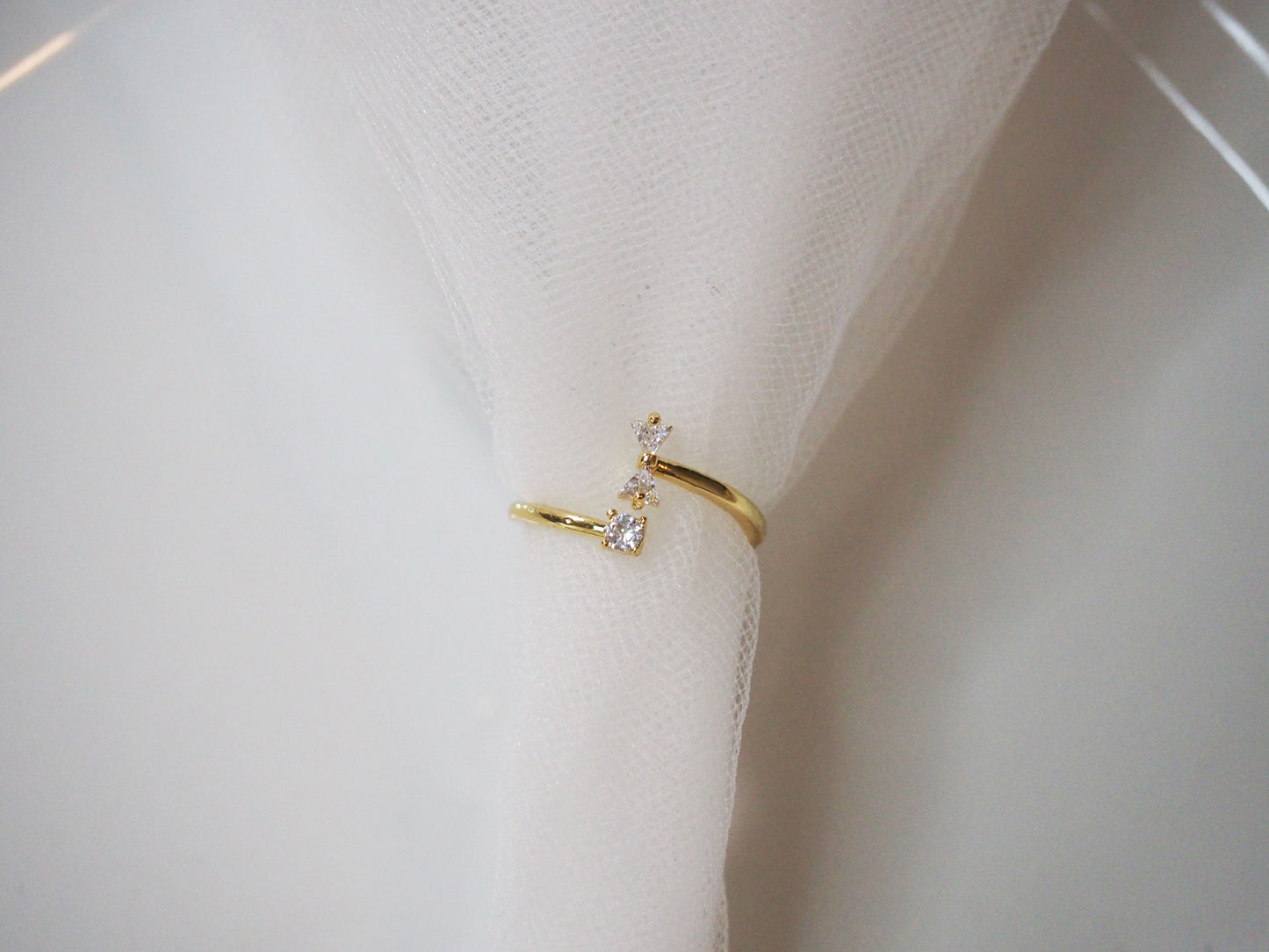 Beautiful Bow Ring with Zircon Gold Plated 18k