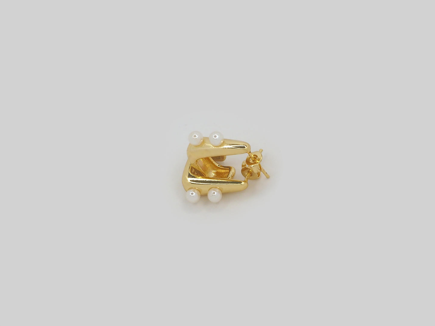 Square Hoops with two pearls - 18K Gold Plated