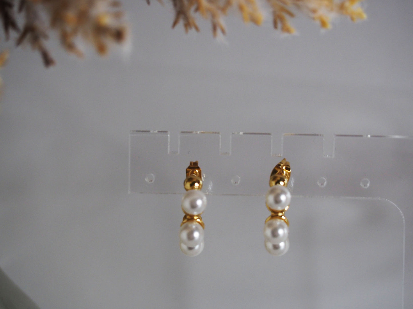 Round 18K Gold Plated- Earrings with 5 Pearls