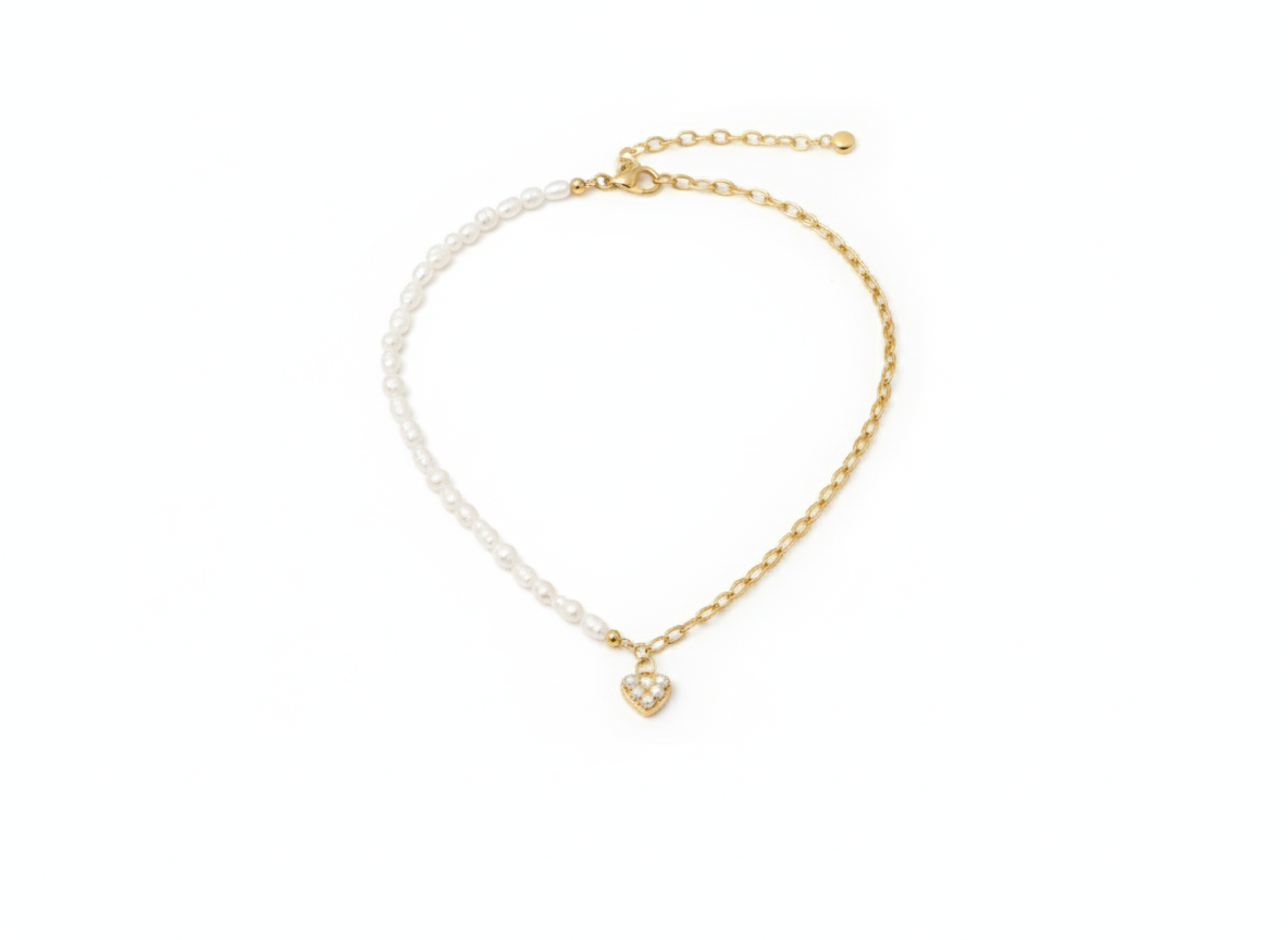 Elegant Necklace with Freshwater Pearls & Heart Pendant – 18k Gold Plated