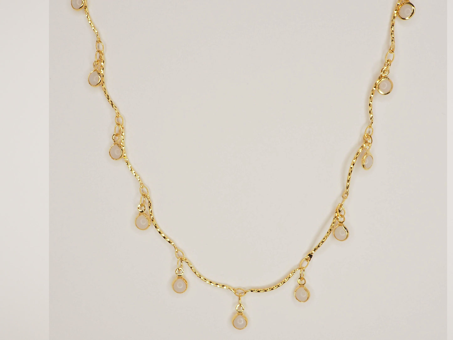 White Stones Necklace – 18k Gold Plated