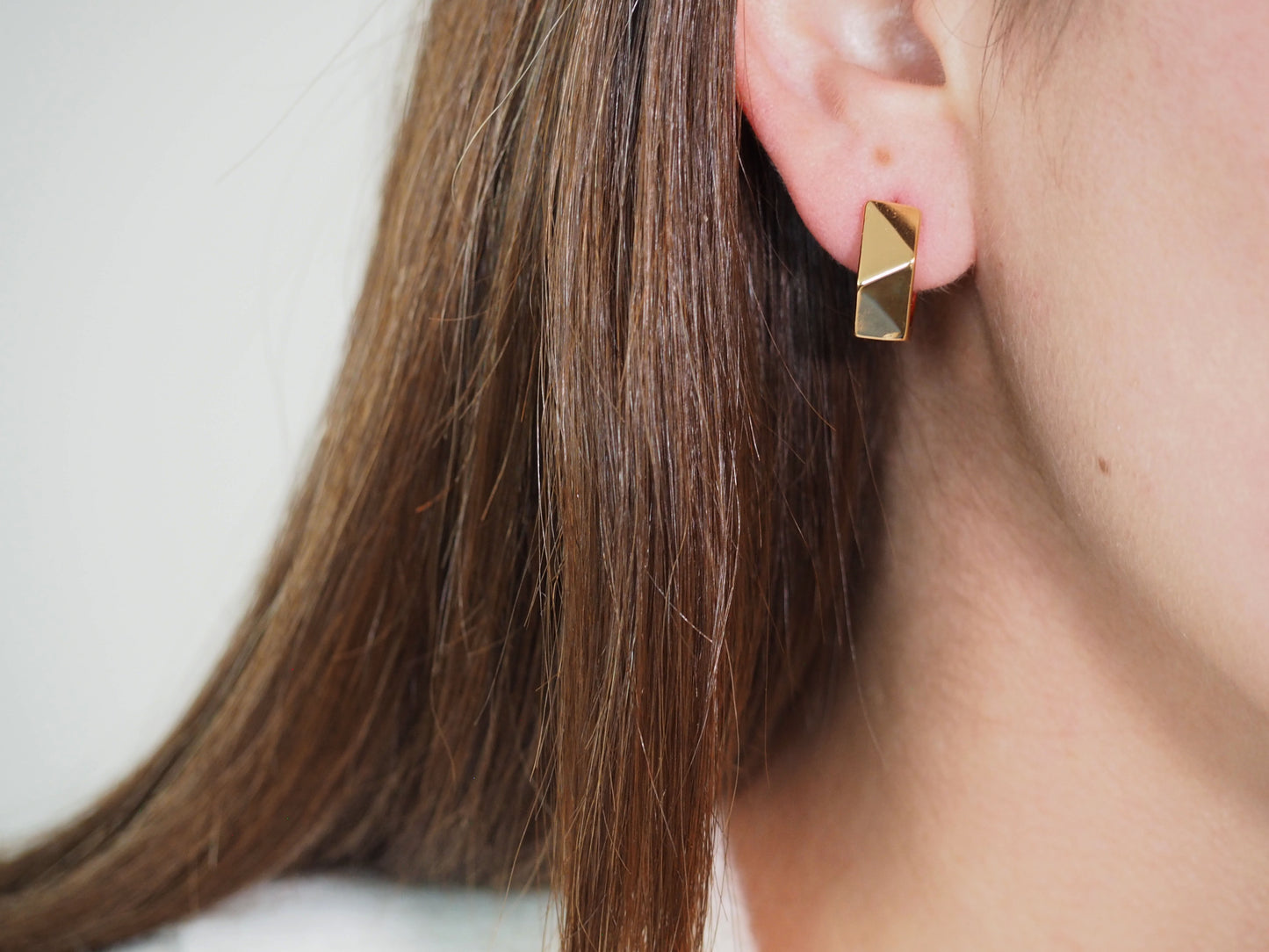 Huggies Hexagon Earrings - Gold Plated 18k