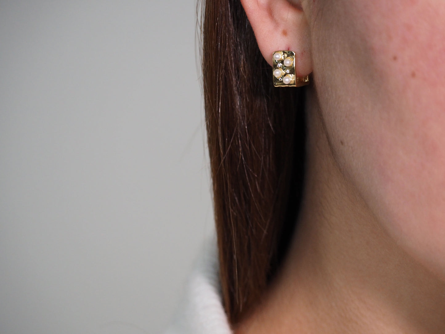 Gold Plated 18k Square Earrings with 4 Pearls