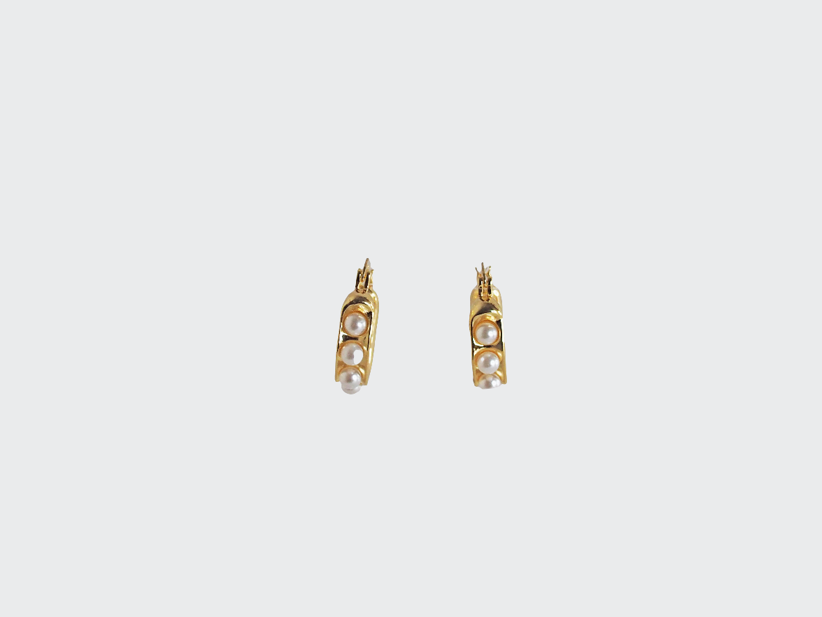 18k Gold Plated Hoop Earrings with Medium Pearls