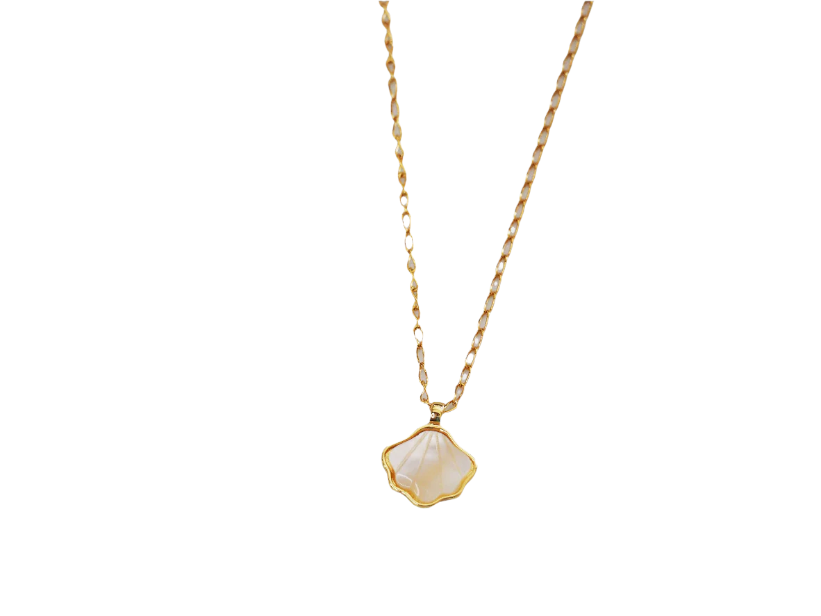 Seashell Mother of Pearl Necklace – 18K Gold-Plated Chain
