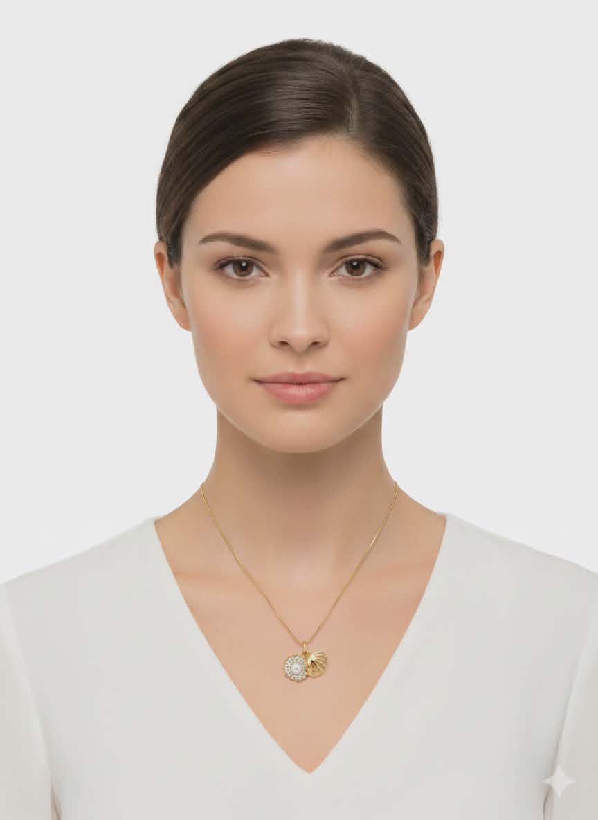 Seashell Pendant Necklace with Pearls – 18K Gold Plated