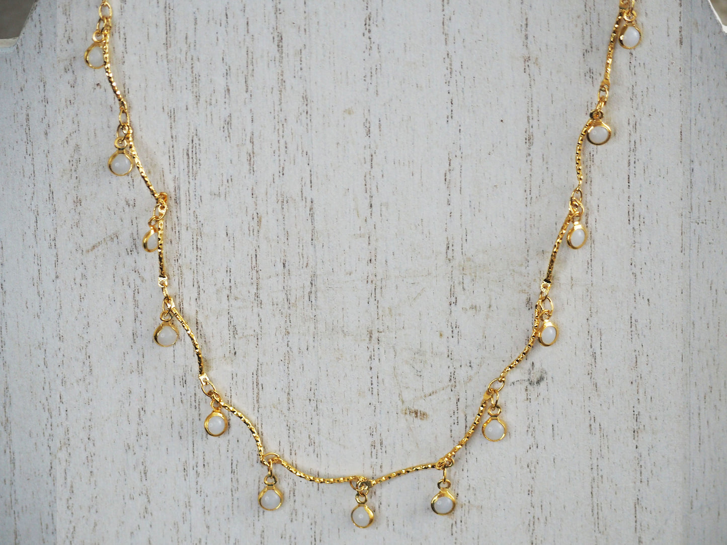 White Stones Necklace – 18k Gold Plated