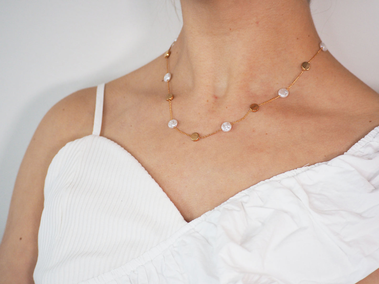 Coins & Pearls Necklace – 18k Gold Plated Chain with Synthetic Pearls