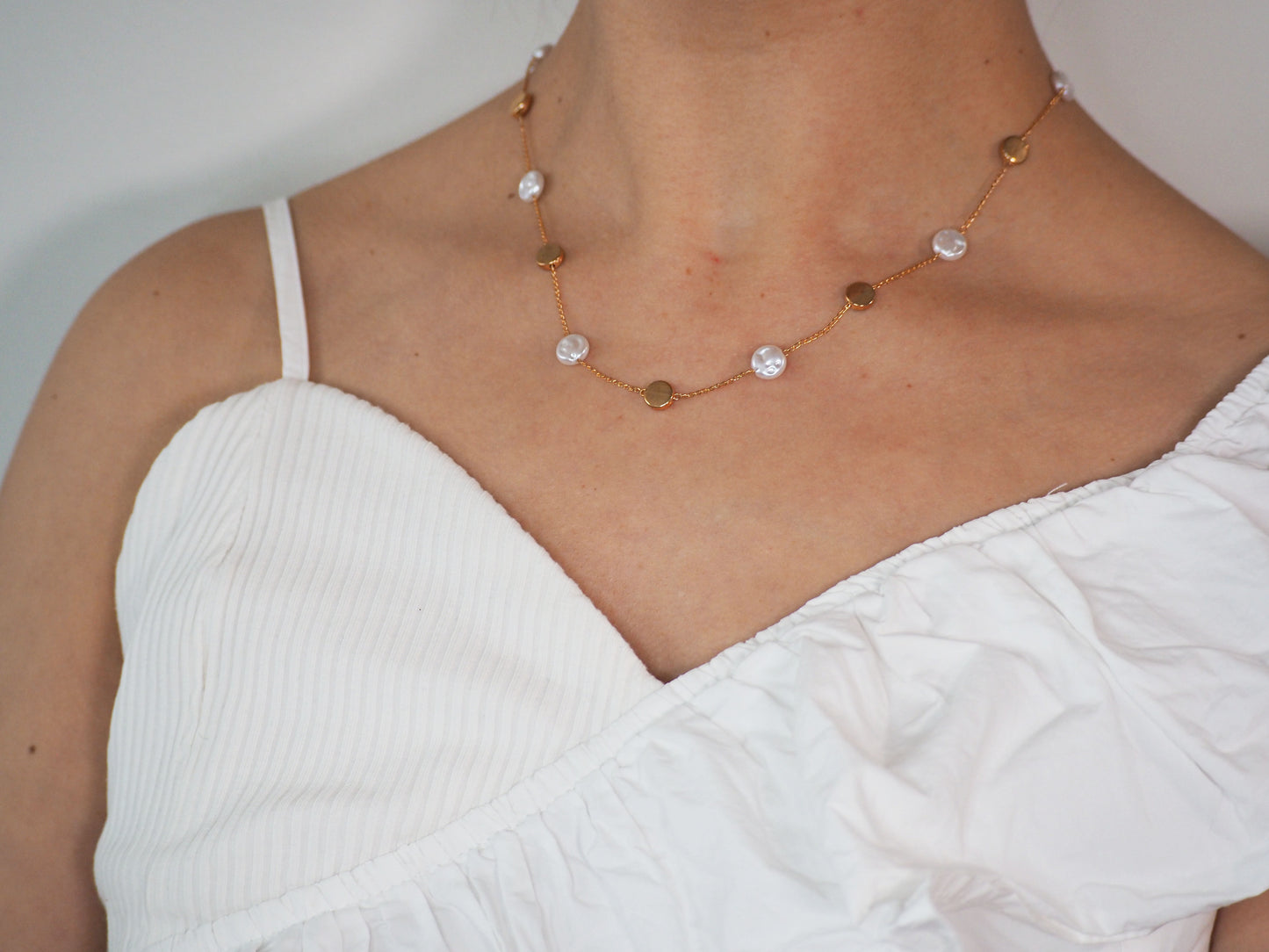 Coins & Pearls Necklace – 18k Gold Plated Chain with Synthetic Pearls