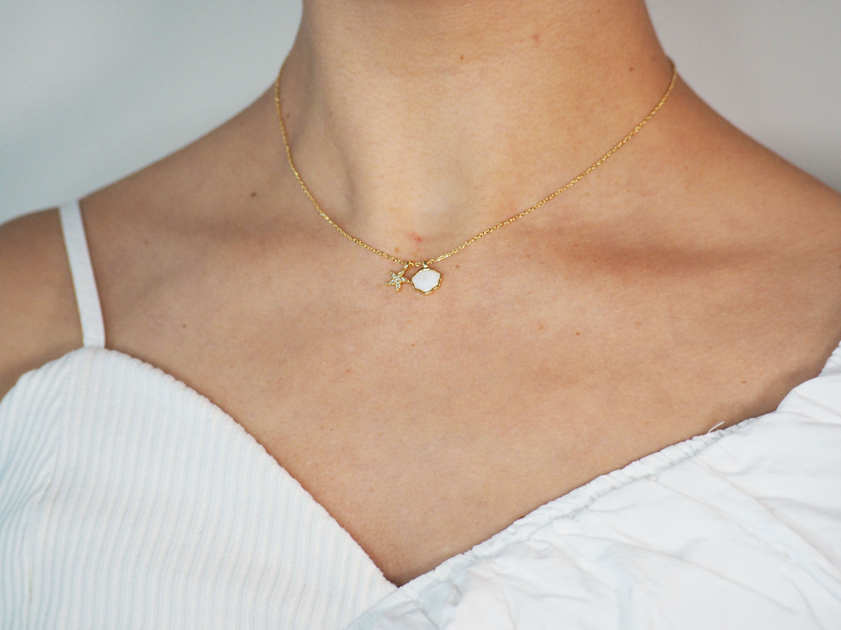 Seashell Necklace with Star of Zircons 18k Gold Plated