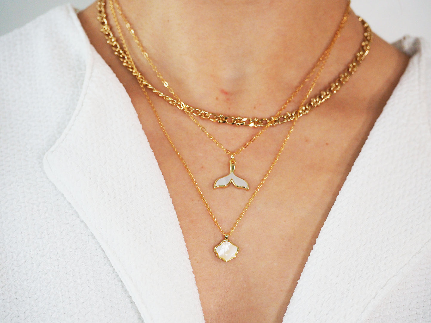 Seashell Mother of Pearl Necklace – 18K Gold-Plated Chain