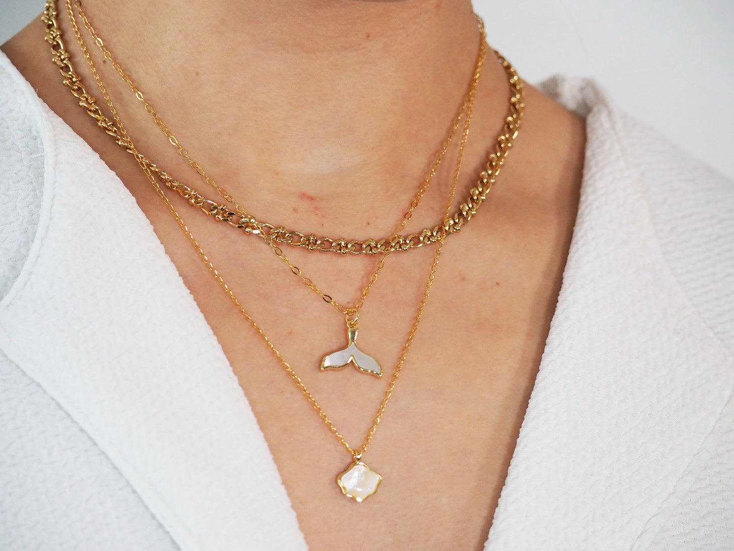Seashell Mother of Pearl Necklace – 18K Gold-Plated Chain