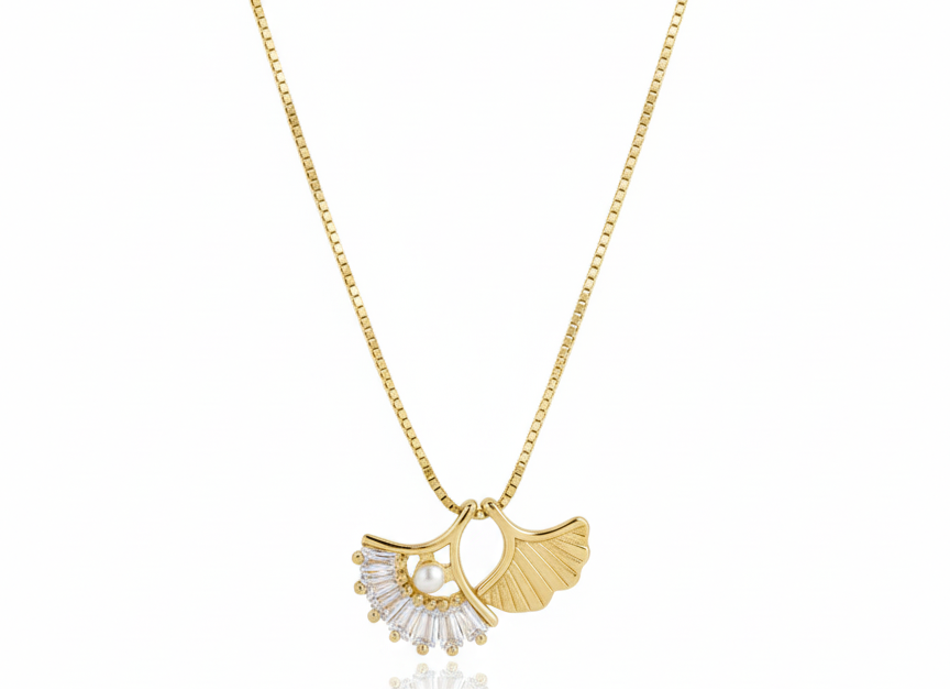 Crystal Seashell Necklace with Pearl – 18K Gold Plated