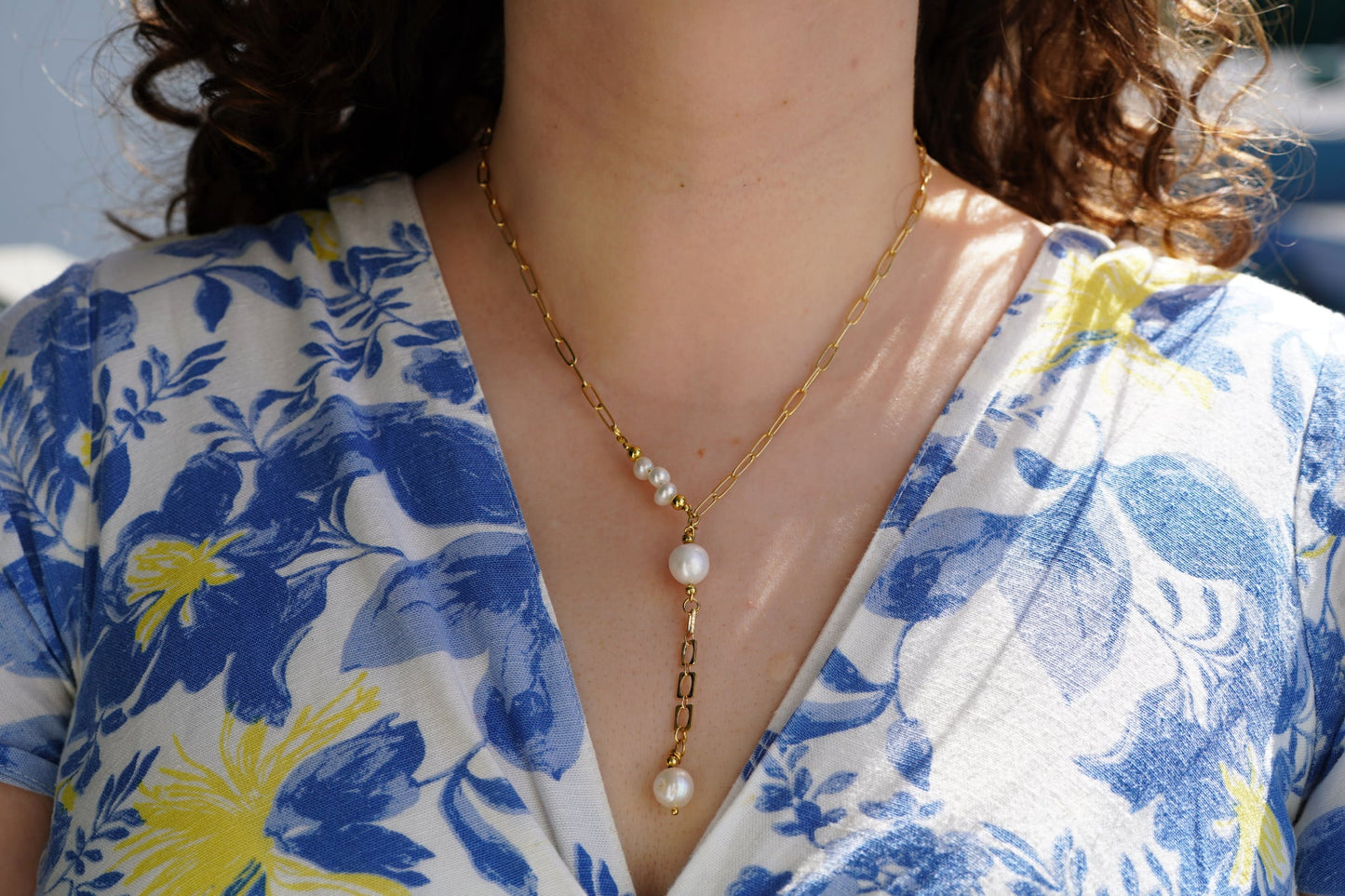 Elegant Necklace with White Freshwater Pearls – 18k Gold Plated