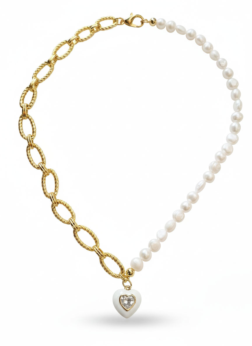Elegant Necklace with Freshwater Pearls & Heart Pendant – 18k Gold Plated