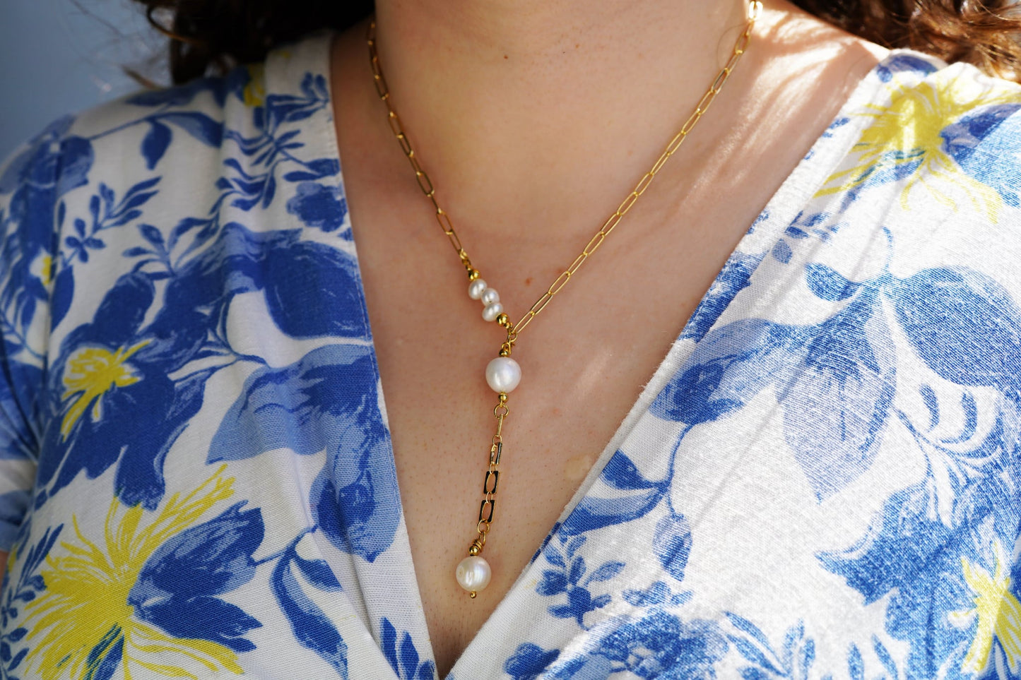 Elegant Necklace with White Freshwater Pearls – 18k Gold Plated