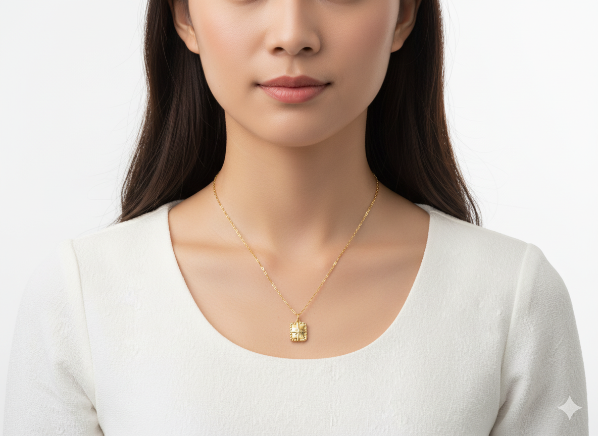 Square Star Necklace with Zirconia – 18K Gold Plated