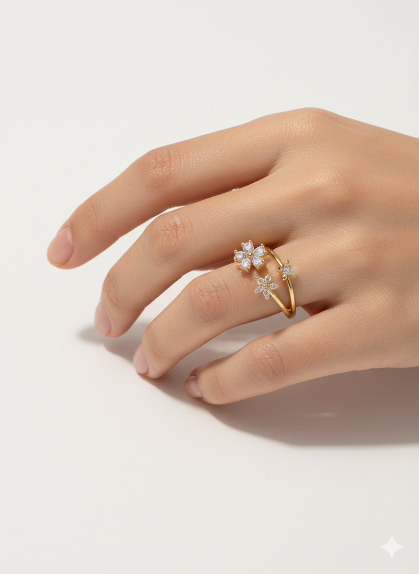 Triple Flower Ring with Zirconia – 18K Gold-Plated Adjustable