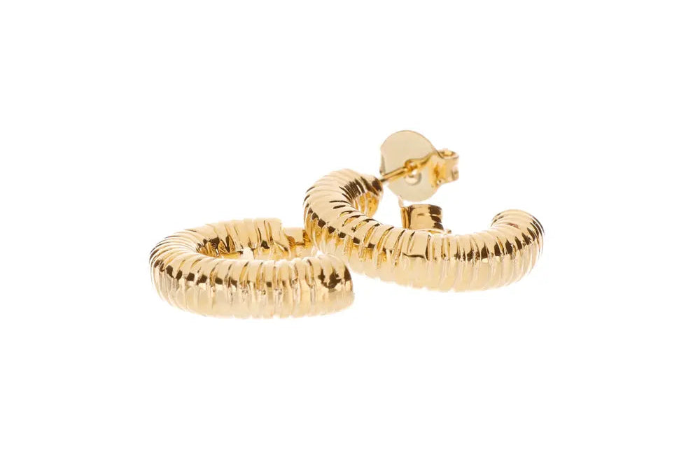 Lia Huggie Earrings – 22K Gold Plated