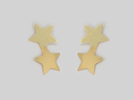 Star earrings made in Gold Plated 18k. Gold plated earrings by Xatli. Gold plated earrings Canada. Drop earrings. Affordable jewelry for every occasion. 