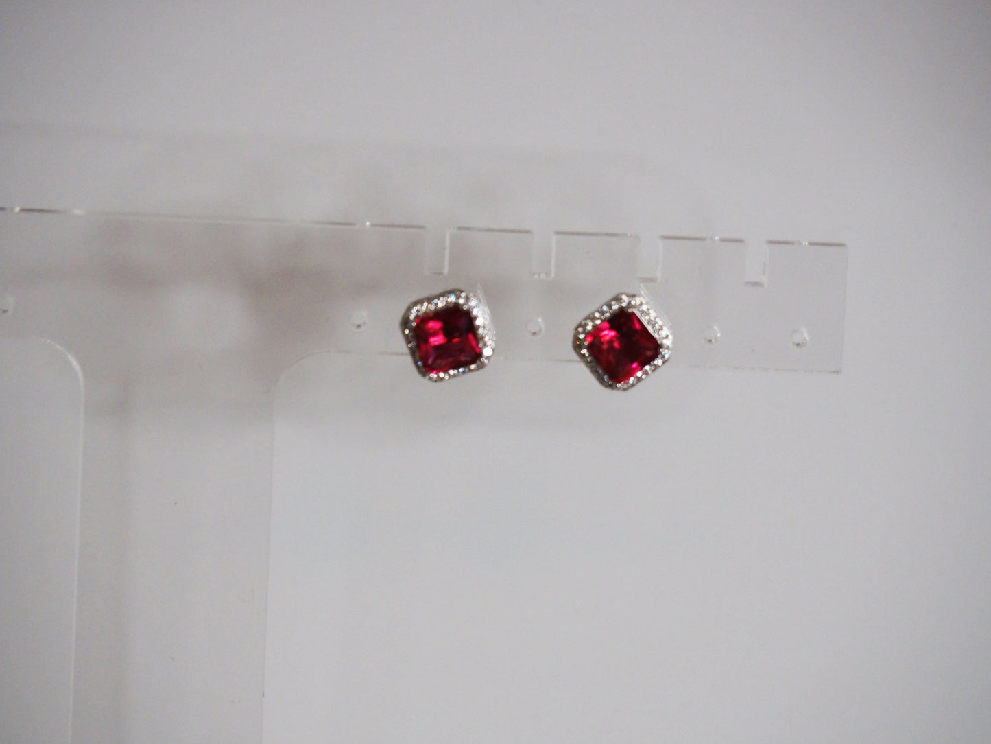 Earrings square Magenta Zircon