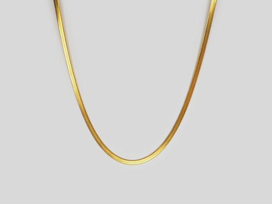 Gold plated necklace 18k. Beautiful handmade Gold plated plain chain necklace by Xatli. Gold plated necklace Canada. 18k gold plated chain. Affordable jewelry for every occasion.