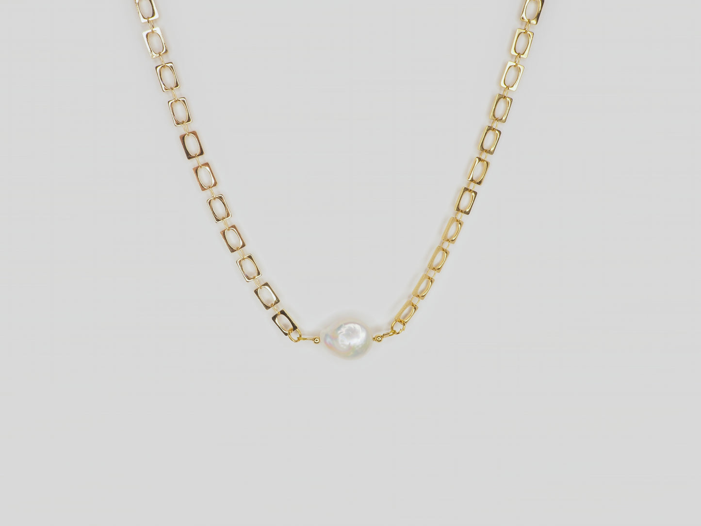 Gold plated necklace 18k. Beautiful handmade necklace with Mother Pearl by Xatli. Gold plated necklace Canada. 18k gold plated chain. Affordable jewelry for every occasion.