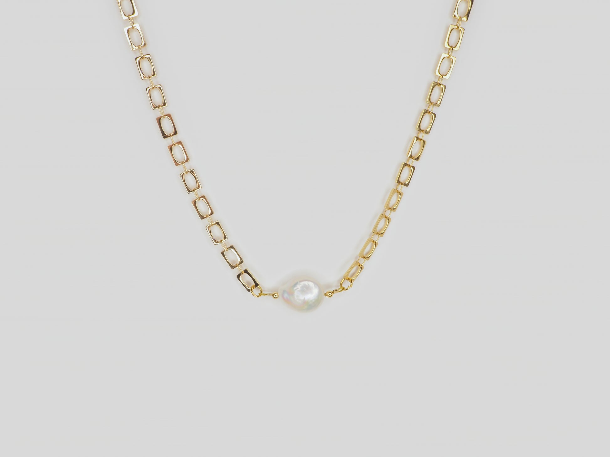 Gold plated necklace 18k. Beautiful handmade necklace with Mother Pearl by Xatli. Gold plated necklace Canada. 18k gold plated chain. Affordable jewelry for every occasion.