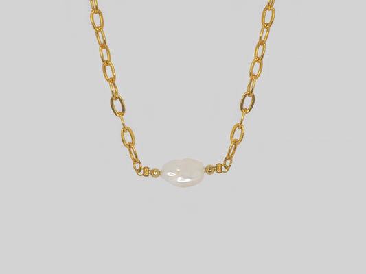 Beautiful gold plated necklace chain square with pearl. Gold plated 18k Handmade necklace by Xatli. Gold plated necklace Canada. 10k gold plated chain. Affordable jewelry for every occasion.