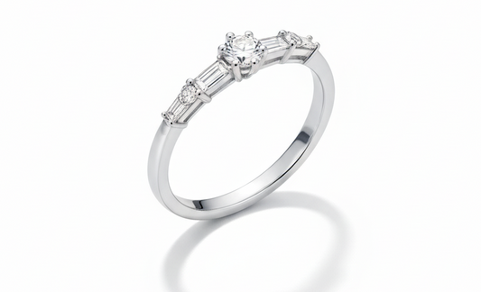 Beautiful Ring with Elegant Zirconias - Sterling Silver 925