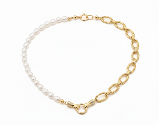 Hands & Fresh water pearl Chain Necklace  -18K Gold Plated