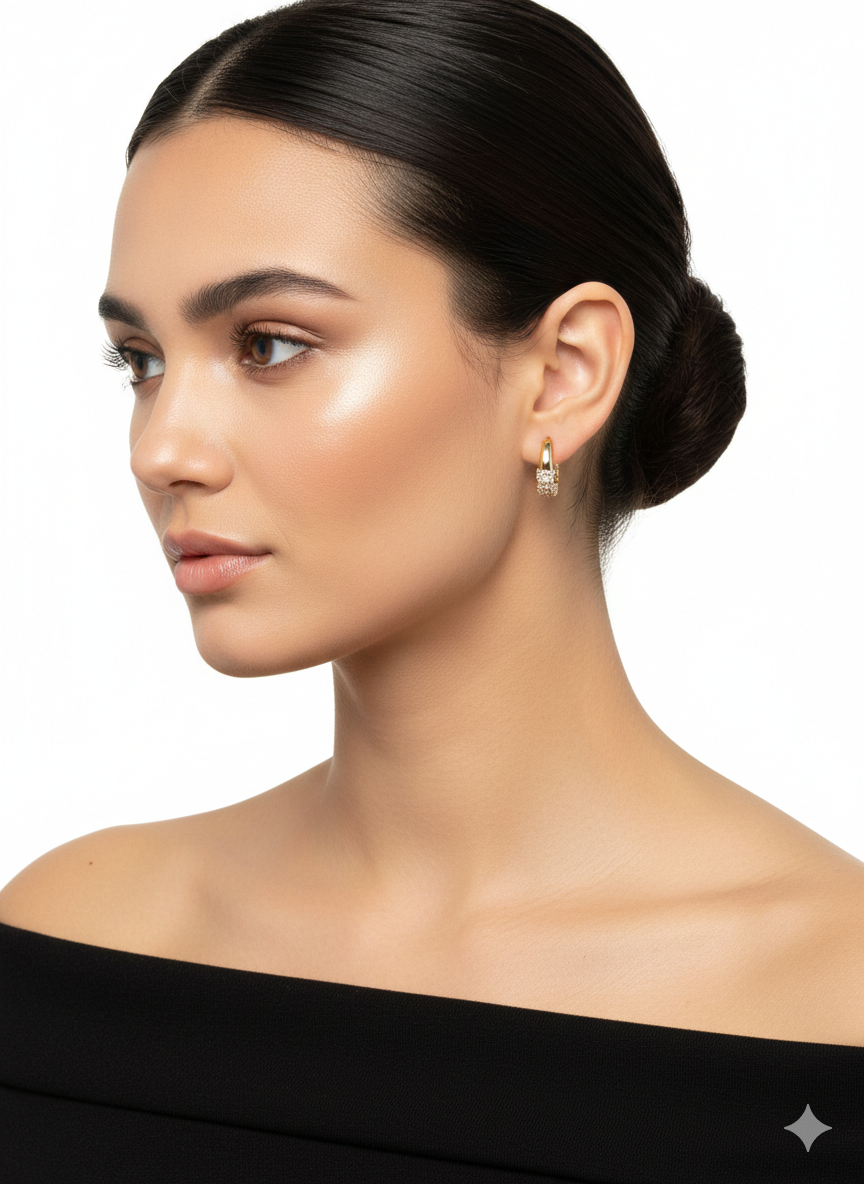 Huggie Earrings with Zirconia Detail – 18K Gold Plated