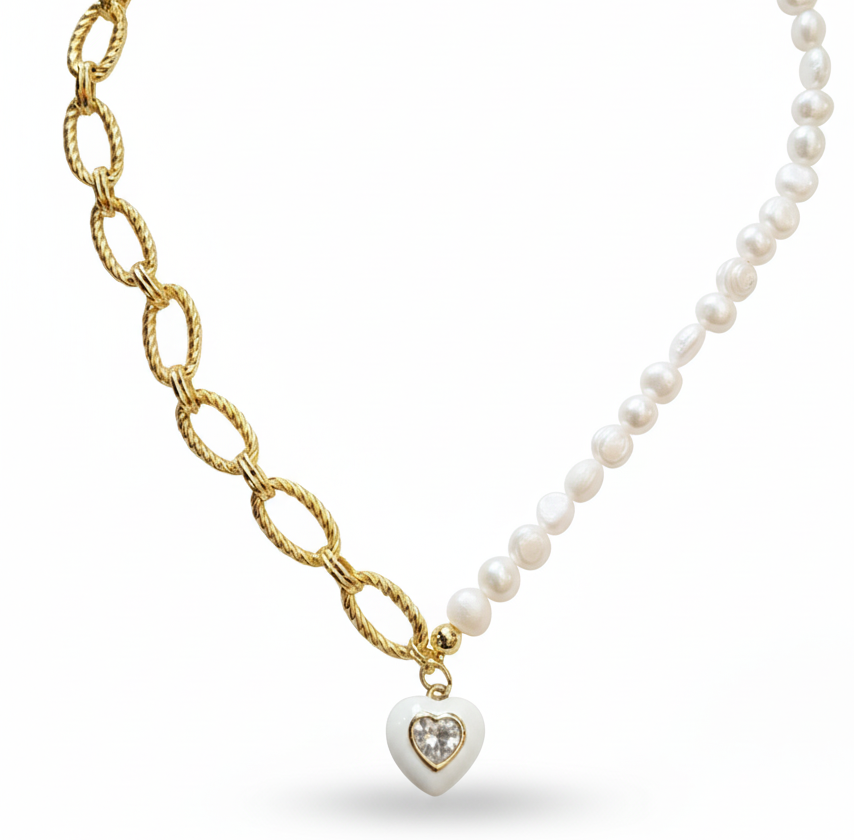 Elegant Necklace with Freshwater Pearls & Heart Pendant – 18k Gold Plated