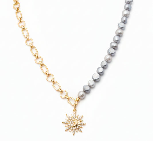 Half Chain Necklace with Grey Freshwater Pearls & Sun Pendant – 18K Gold Plated