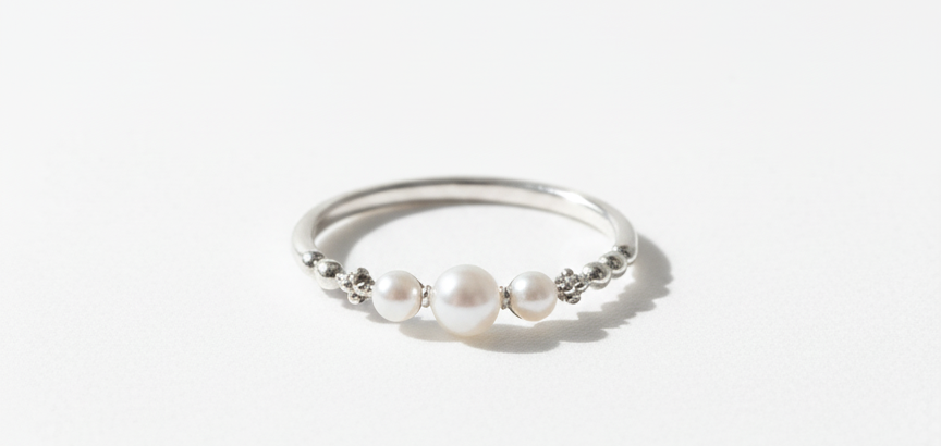 Beautiful Ring with triple pearls & Zirconia - Sterling Silver 925