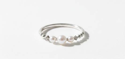 Beautiful Ring with triple pearls & Zirconia - Sterling Silver 925