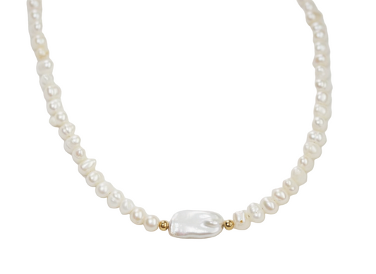 Freshwater Pearl Necklace with Mother of Pearl Center – 18K Gold Plated